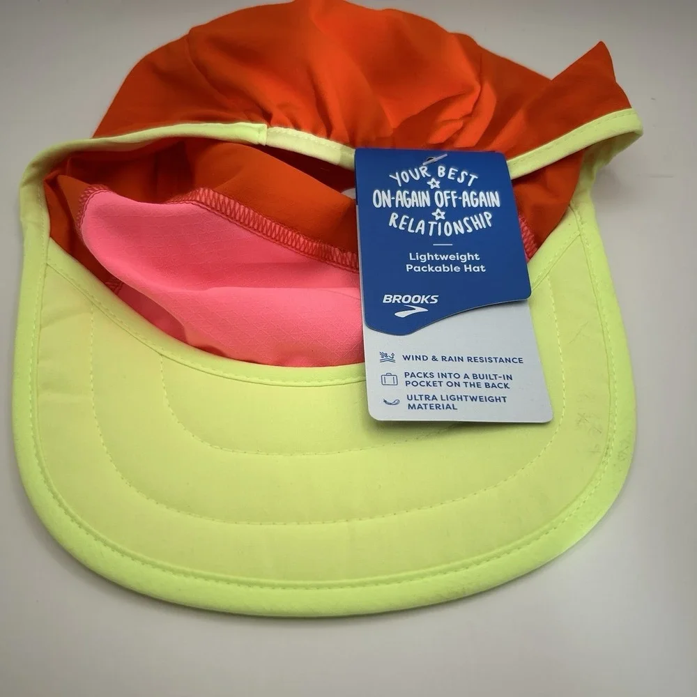 NWT Brooks Lightweight Packable Running Hat Cherry Tomato and Neon Pink
